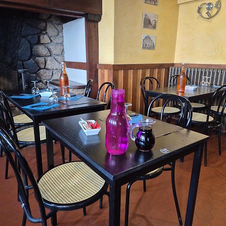 Logis Hotel Restaurant L'Oustal Нав Экстерьер фото